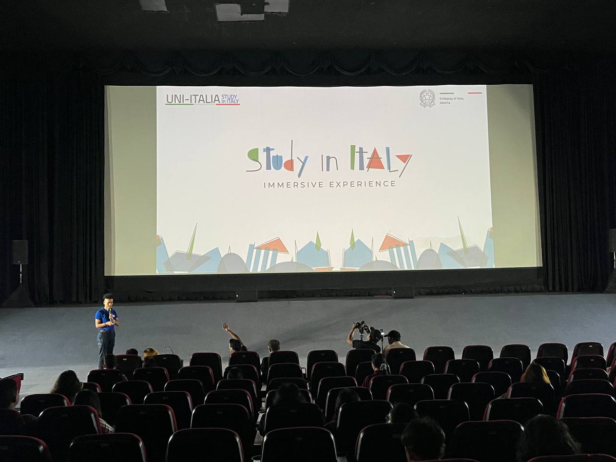 EHEFPhilippines's tweet image. ON THE STAGE✨

Italy’s country presentation kicks off EHEF 2024 day 2! 🇮🇹

Join us at Cinema 3, Level 4, Robinsons Galleria Ortigas!

#StudyInEU #EHEF2024 #PathwaysToExcellence