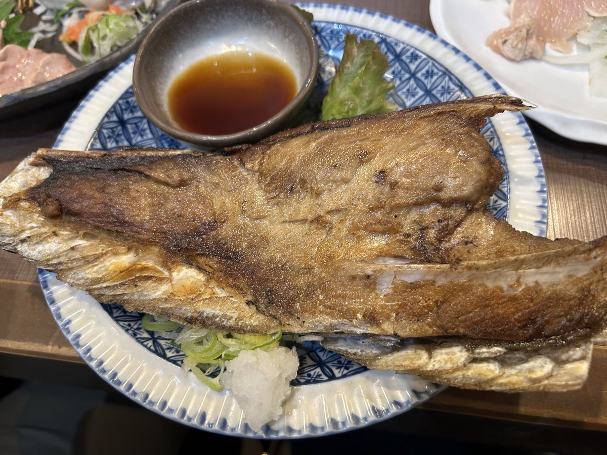etu1443's tweet photo. 結婚記念日なので恒例のお店へ、いつも同じものしか頼んで無いな💦

#さかなやちゃんの居酒屋ちゃん https://t.co/DkcSXDQyQ4