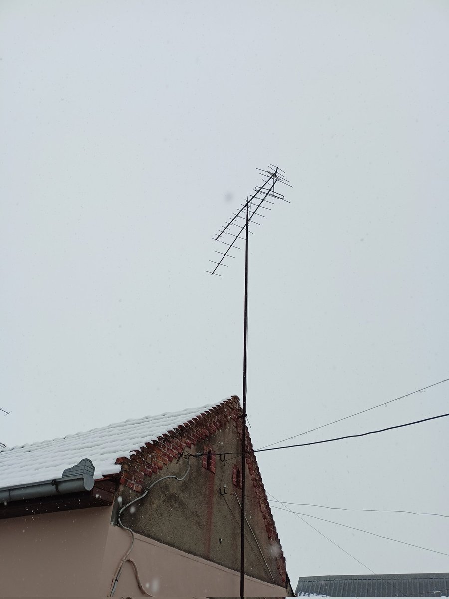 Mihai83KJB1611's tweet image. Oare se prind și sârbii?😁
#antene