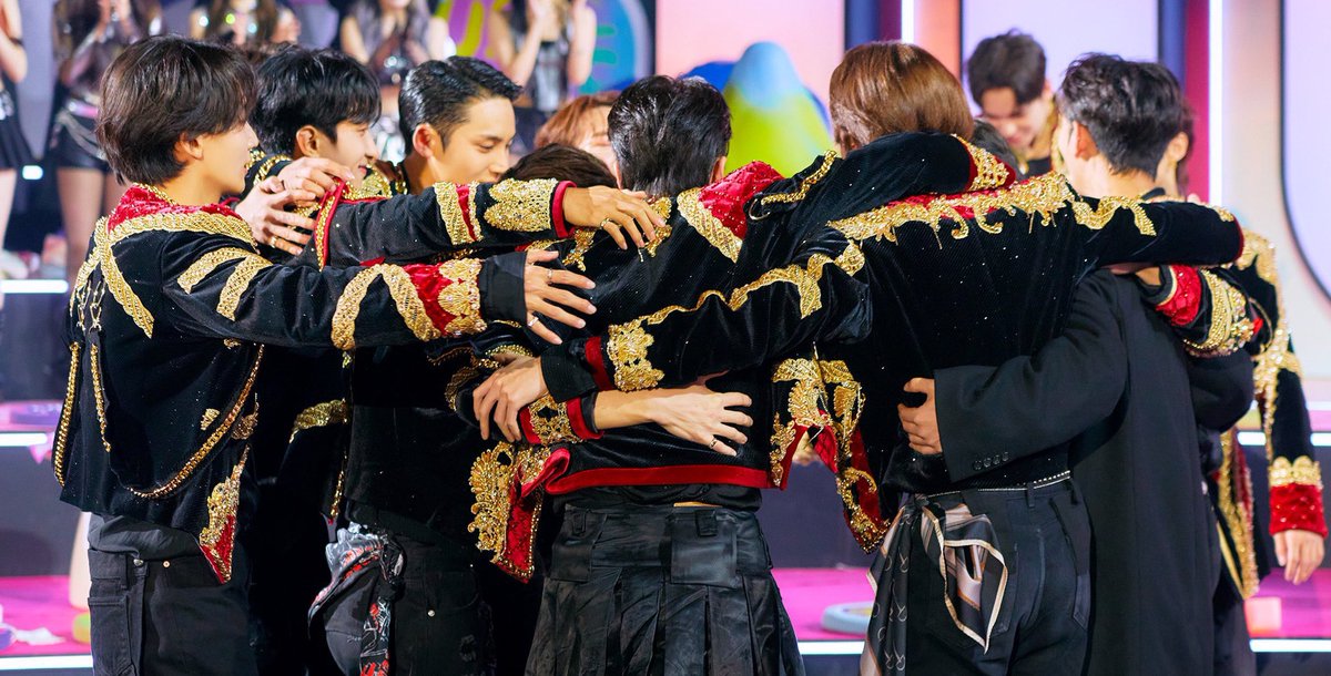 sounds_of_cheol's tweet photo. "we will never change. all 13 of us will be together" https://t.co/w3Hebk6hG8