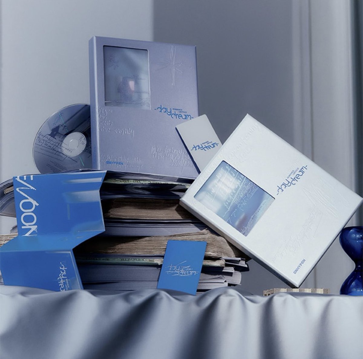 trouvailleed's tweet photo. Mau giveaway merayakan bonsang ALBUM DAYDREAM buat 1 pemenang bebas pilih yang ver mana dan saldo e wallet nominalnya rahasia.. hehe

Syaratnya sama :
☘ Like &amp; Rt
☘ Engene Only
☘ Diutamakan Moots

End akhir tahun 2024 ya.. semoga beruntungg🫶🫶 https://t.co/4UiuuI1akX