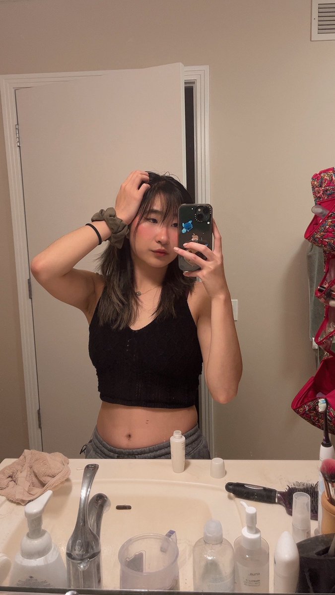 minnowmao's tweet photo. Just felt cute in this photo. That is all, thanks 🤡 https://t.co/MUyXofOI7J