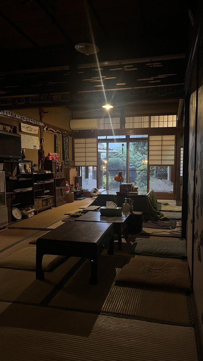 __ninjim's tweet photo. 尾道で泊まったゲストハウスが素敵すぎた https://t.co/Mu9T6Gd3fN