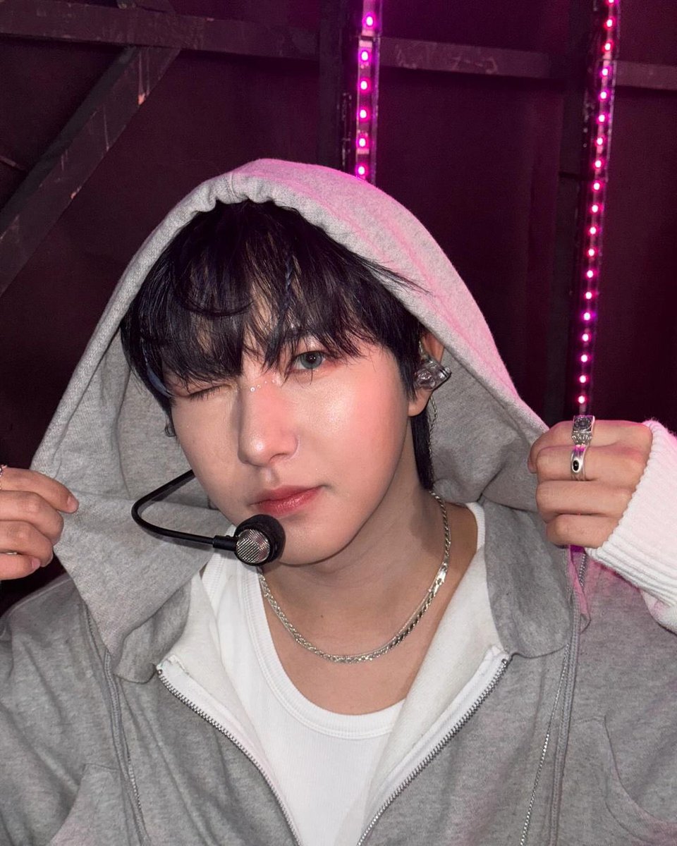 renjcuin's tweet photo. Pretty &amp; kissy face 😉 https://t.co/5c4CoNaaQl