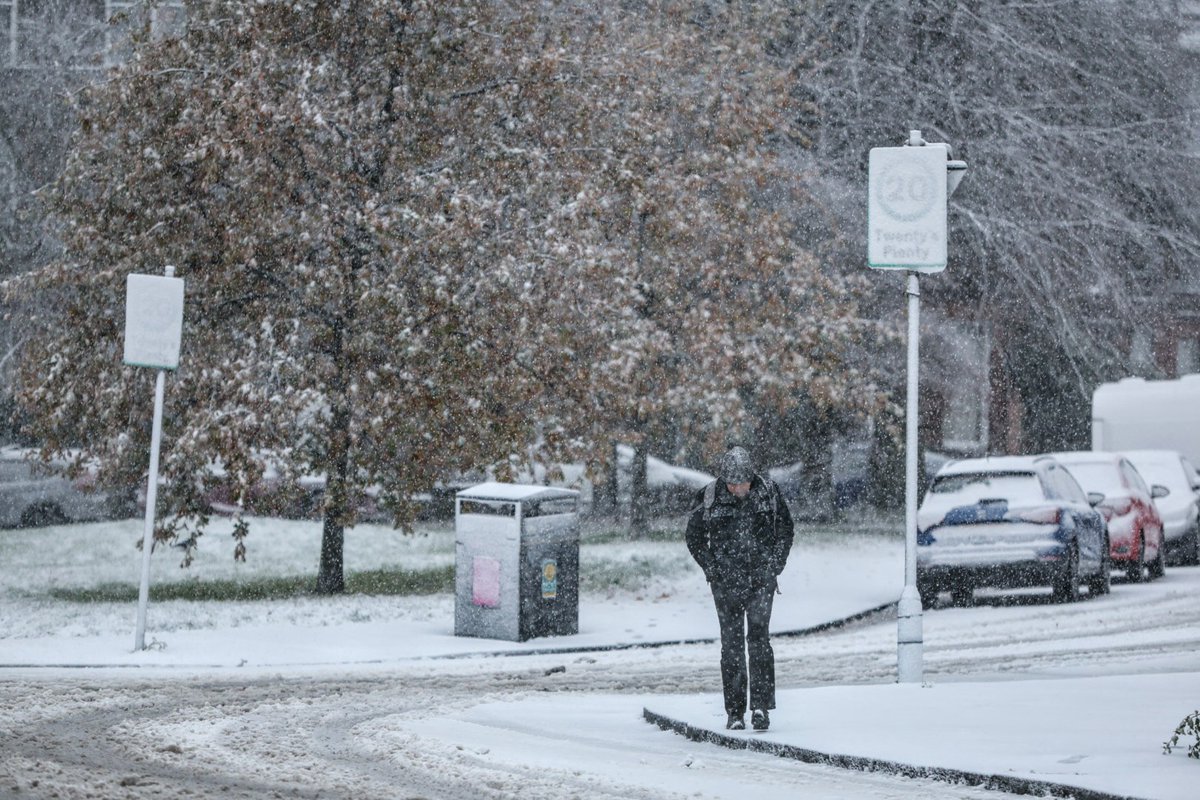 colin mearns (@mearnscolin) on Twitter photo Snow in the Southside of Glasgow this morning, Saturday 23rd November 2024. Photographed for <a href="/heraldscotland/">The Herald</a> <a href="/Glasgow_Times/">Glasgow Times</a> <a href="/ScotNational/">The National</a> #StormBert #stormhour Snow in the Southside of Glasgow this morning, Saturday 23rd November 2024. Photographed for <a href="/heraldscotland/">The Herald</a> <a href="/Glasgow_Times/">Glasgow Times</a> <a href="/ScotNational/">The National</a> #StormBert #stormhour