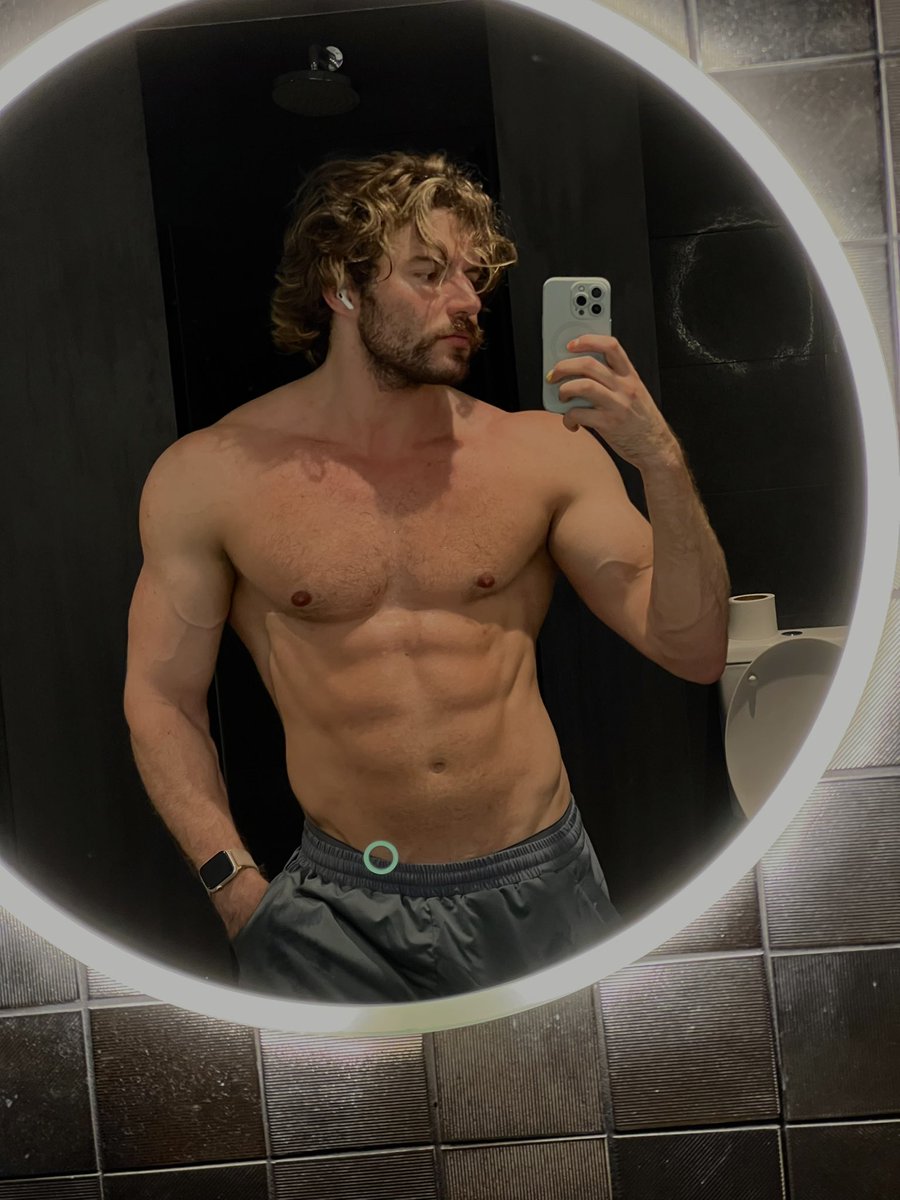 Ya like this x? Getting something started here

#muscle #gay #bodybuilder #model #aussie #mustache #surfer #abs