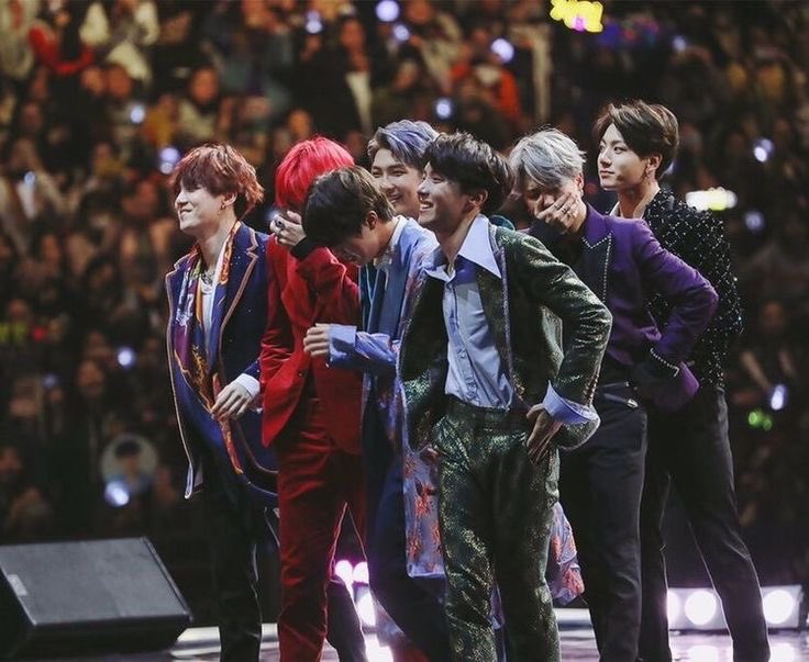 mauirang's tweet photo. all i know is, i am a fan of a daesang winners. 💜🩵🩷

i am beyond proud of you my 20, you guys worked so hard, thank you for your music and being strong with us, let's win these trophies again next year!! 😭❤️ https://t.co/qW5l2KJlug