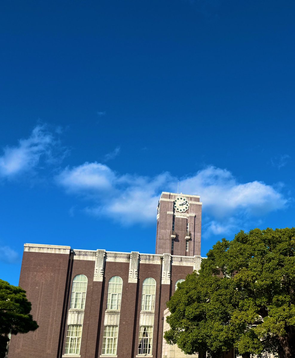 multigrac's tweet image. マイクラ同好会の方の作品が素晴らしすぎて。
ちなみに私の推しは邪悪な村人のヴィンディケーターです（聞いてない）🪓

←マイクラ
→写真

#11月祭 #KUMC #マイクラ