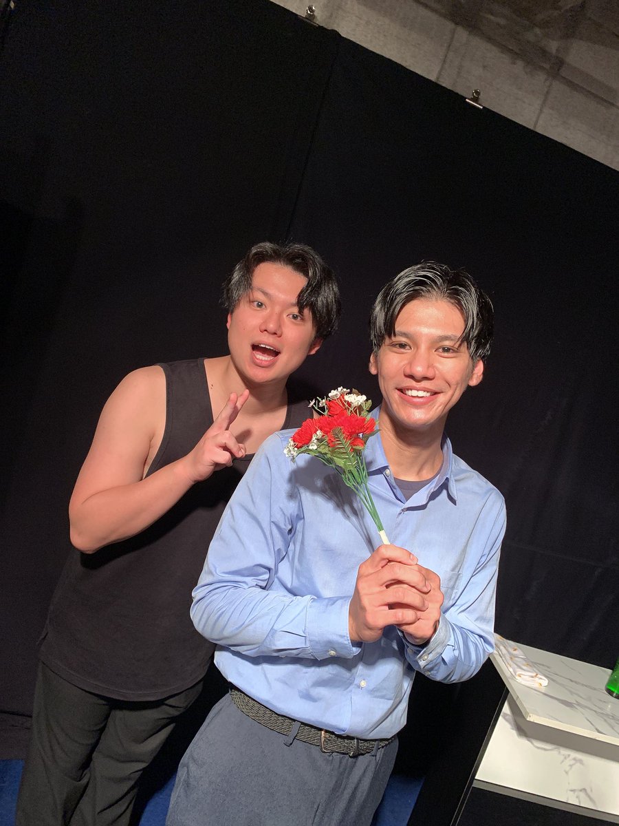 舞台「生田アナスタシア絵梨子の帰還」を観劇してきました！
後輩の玉城　達基、尾野　匠が出演しております！
ディープな内容でしたが笑いあり、真面目ありで夢の実現にもいろんな方向性があることを実感させる舞台でした！

#アナスタシア
#舞台
#Msプロジェクト
#玉城達基
#尾野匠