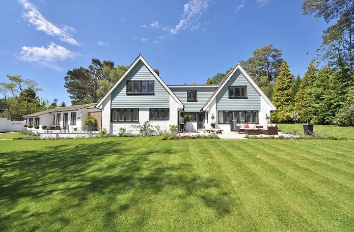 Are you ready to invest in your future? Let us help you navigate the mortgage landscape and find the best options for your needs. #InvestInYourFuture #MortgageSolutions info@thepropertyannex.co.uk