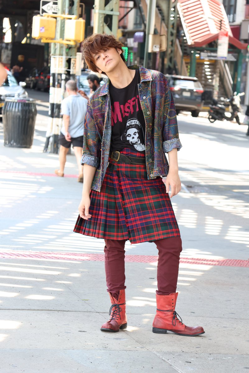 #宮野真守DRESSING
OFFSHOT-NEWYORK-📸

ブルックリンでの街なかでの撮影🏙️
ストリートファッションが映えます🎸

▷ライブ特設サイト
miyanomamoru.com/live/dressing/

▷チケット
tix.to/MM_DRESSING_TI…

▷#宮野真守 最新シングル予約受付中！
lnk.to/MM_26thSg