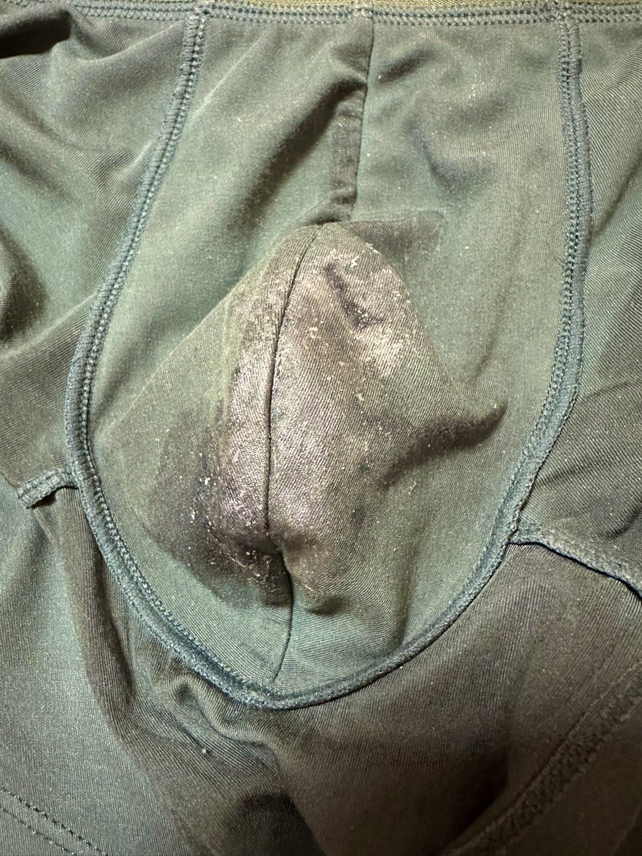 雄臭男子的内裤表面上➡️实际上
#雄臭 #精斑 #原味内裤 #直男亲爹 #直男崇拜 #直男反差 #雄臭男子