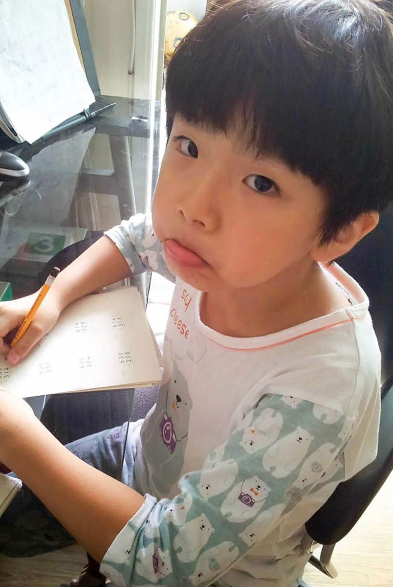 woonkyday's tweet photo. 둘이 그냥 말 놔라 나이도 비슷해보이는데 https://t.co/VNwNMuWoV3