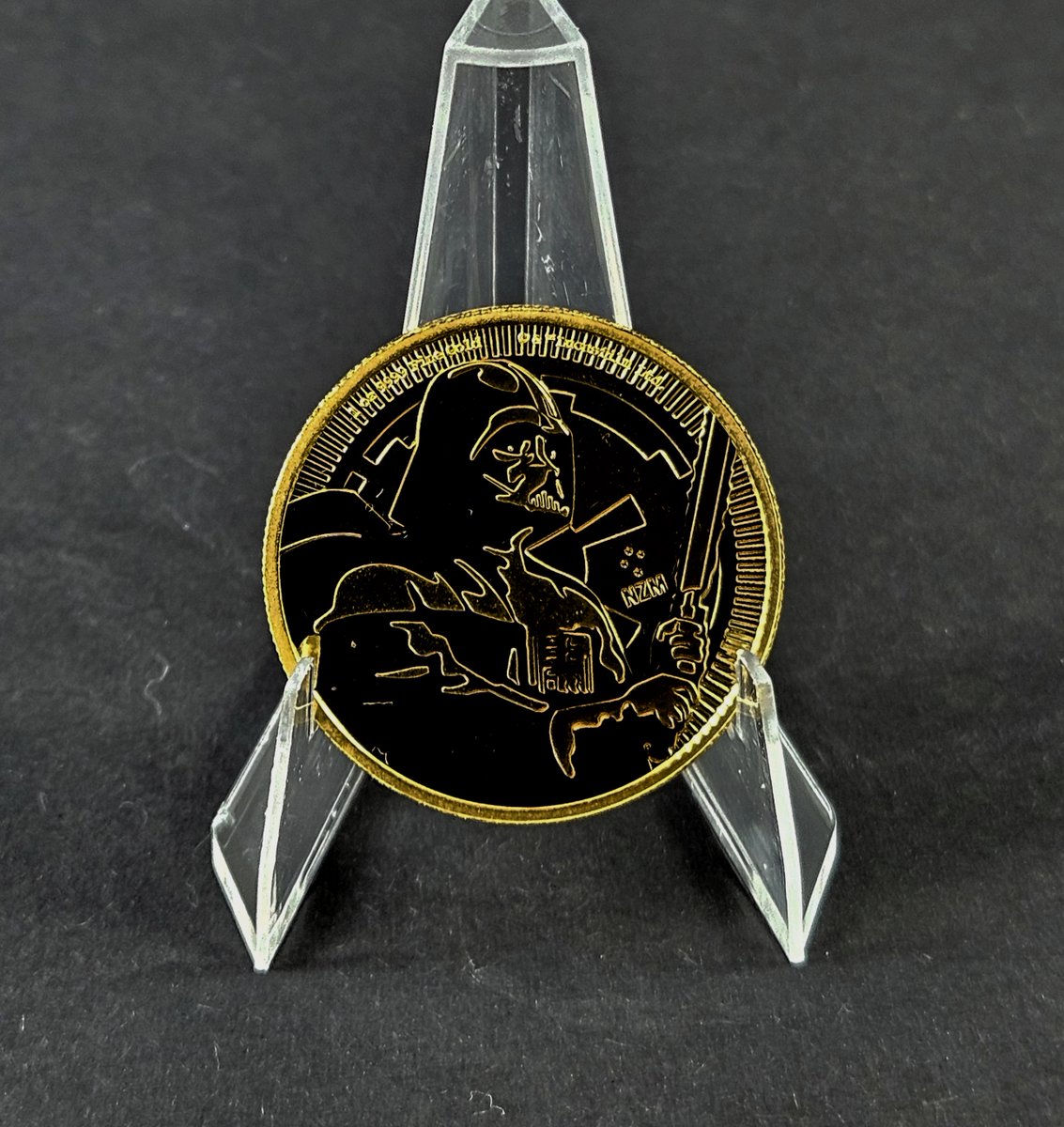 NumisX's tweet photo. 🪙 100 Dollars Darth Vader Goldmünze
Limitiert auf 1000 Stück, 999/1000 Feingold – ein galaktisches Highlight für Sammler und Star Wars-Fans. 🛒 Erfahre mehr: https://t.co/RBMeZsLC7N
#NumisX #DarthVader #Goldmünze #StarWars #PerthMint https://t.co/aC04RiM5gP