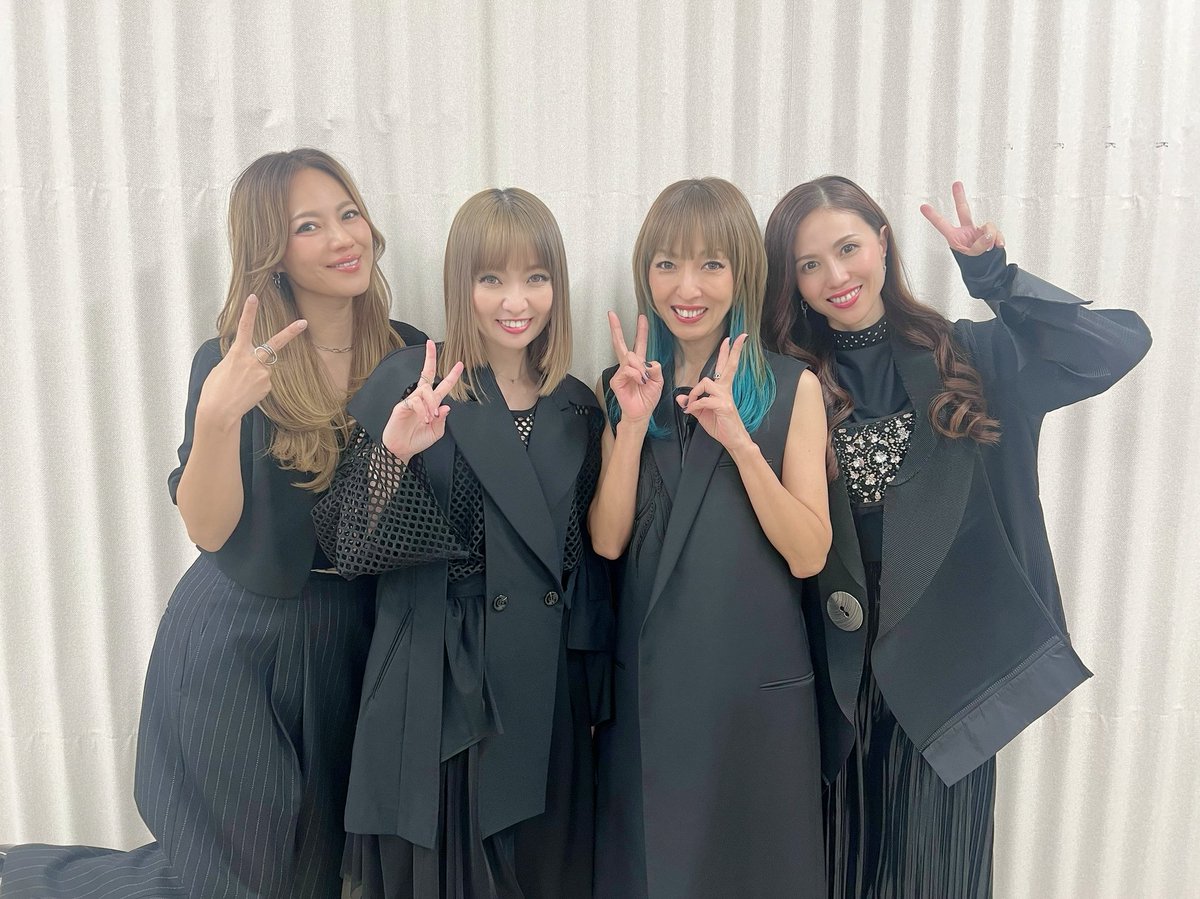 MAX_NANA_'s tweet photo. 『レイクウォーク岡谷』でのリリースイベントに参加してくれた皆さん✨ありがとうございまし！！たくさんの人が集まって一緒に盛り上がって嬉しかったです☺️明日は『ピオニウォーク東松山』で待ってます🌈 https://t.co/j2WmnGdSBE