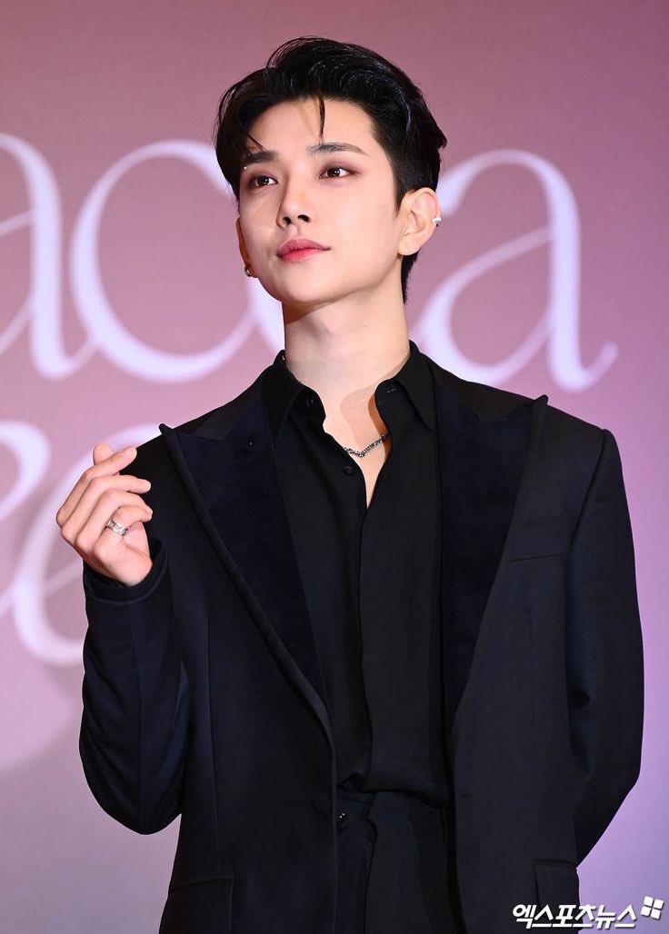 shuasmedia's tweet photo. close enough welcome back attacca joshua https://t.co/iZTXHiXj7D