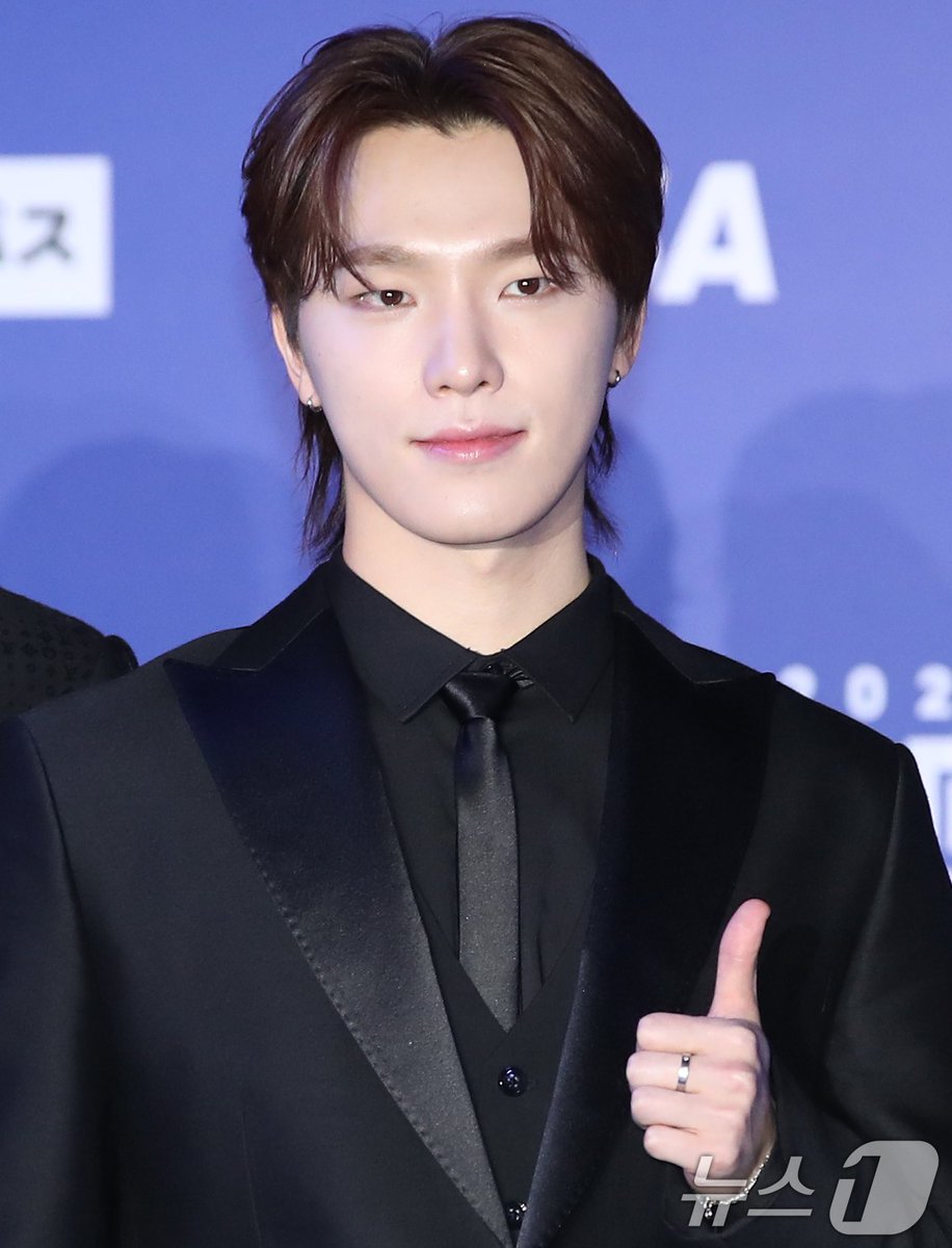 alwaysdinofan's tweet image. 세븐틴 #디노 멋짐 엄지척

naver.me/xjgExauh