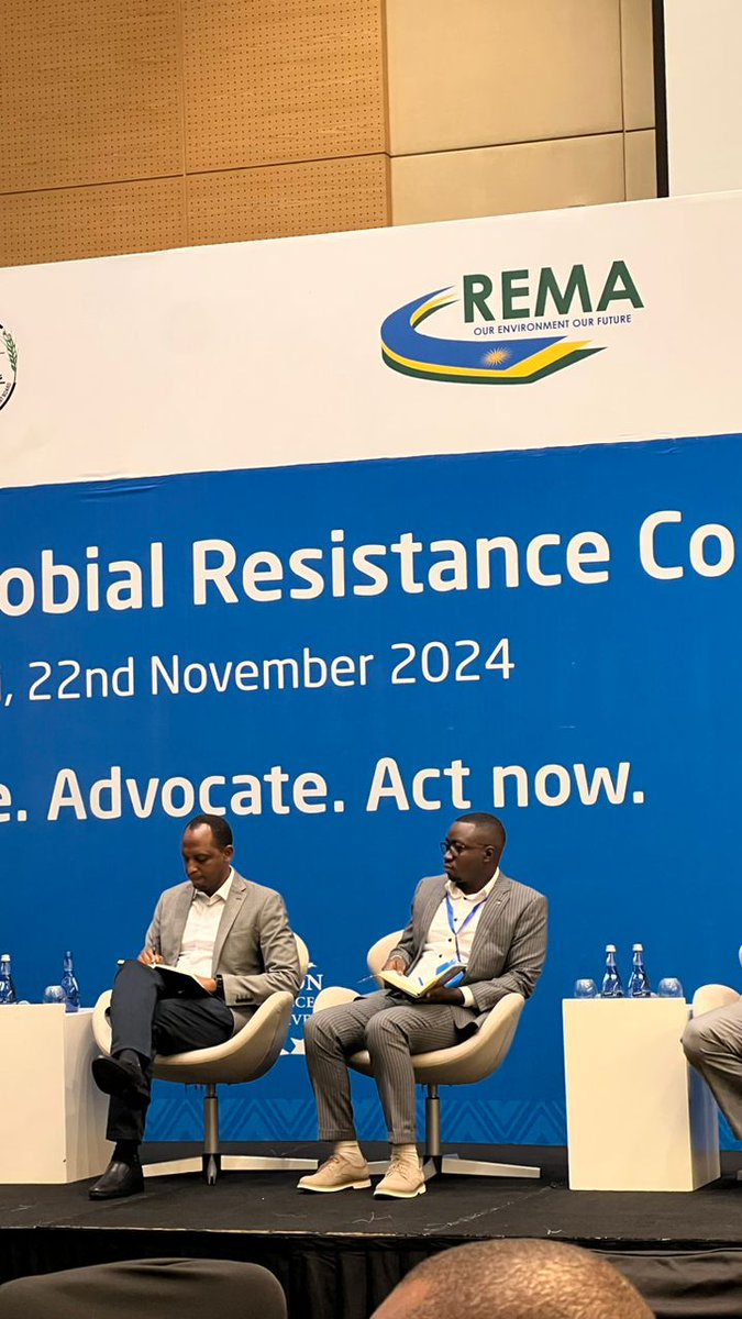 Dr_Laurien_'s tweet image. Honored to speak as a panelist at🇷🇼National #AMRConference,discussing Interprofessional Collaboration for effective #AMR Control.

I emphasized the critical role of #veterinarians in combating AMR &amp;amp; outlined inter-sector strategies to advance #AMS within the #OneHealth framework.