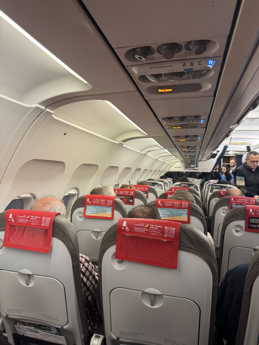 Seguimos ruta, <a href="/dotnetmalaga/">dotnetMALAGA</a> <a href="/dlorenzolop/">David Lorenzo</a>