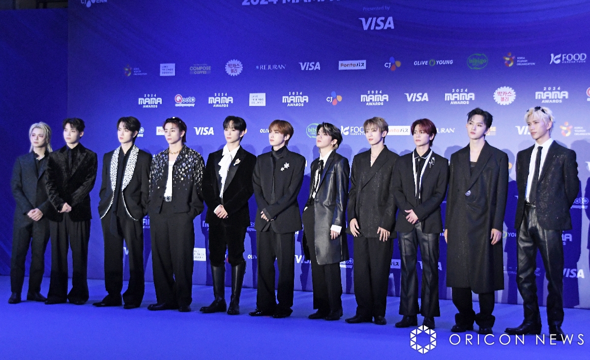 oricon's tweet photo. 【2024 MAMA AWARDS】

INI、レッドカーペット登場に会場歓喜❗️
ステージに「日本の伝統文化」と予告
https://t.co/6tz1MKQs0f

#MAMA2024 @MnetMAMA @official__INI https://t.co/MuHW61ZY2A