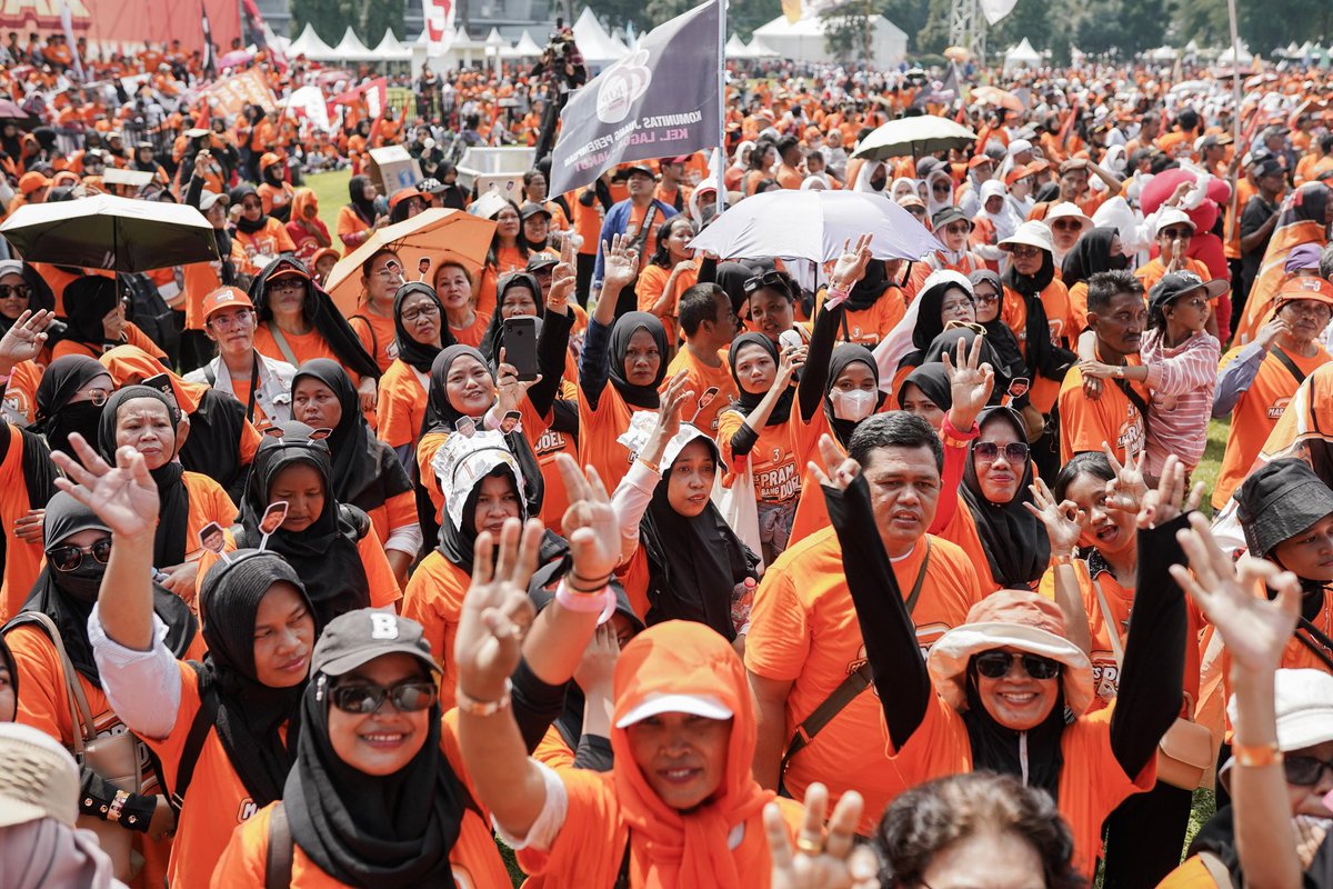 Alhamdulillah Kampanye Akbar “Hajatan Jakarta M3nyala” berjalan lancar di hari terakhir kampanye Pilkada Jakarta 2024. 

Dari hati yang paling dalam, saya ucapkan terima kasih bagi teman-teman yang hadir memberikan dukungan untuk Mas Pram dan Bang Doel. 

Termasuk para Mantan