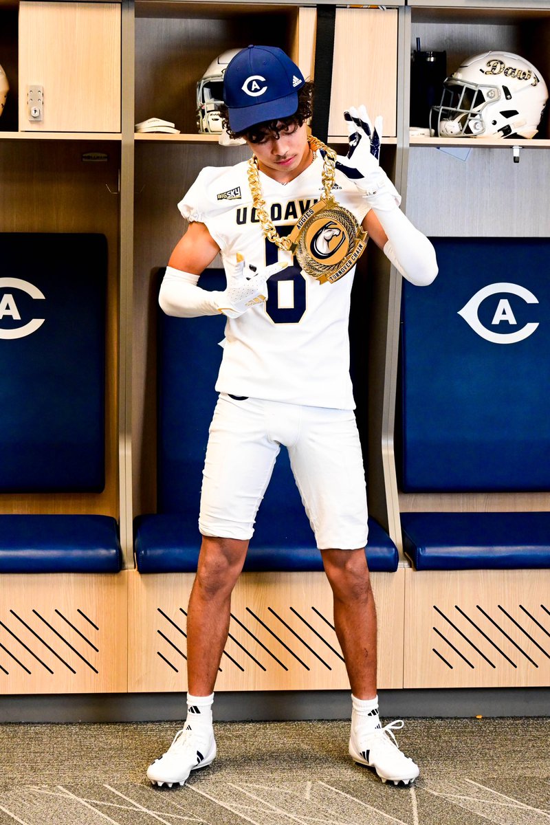 cofield_drew's tweet image. Committed‼️#FindJoy #Members🏁
Go Aggs!
@CoachD_Jordan @Coach_CoombsUCD 
@ucdavisfootball 
@joe_smigiel 
@NPPanthersONE 
@VintagePlough 
@CoachBurke10