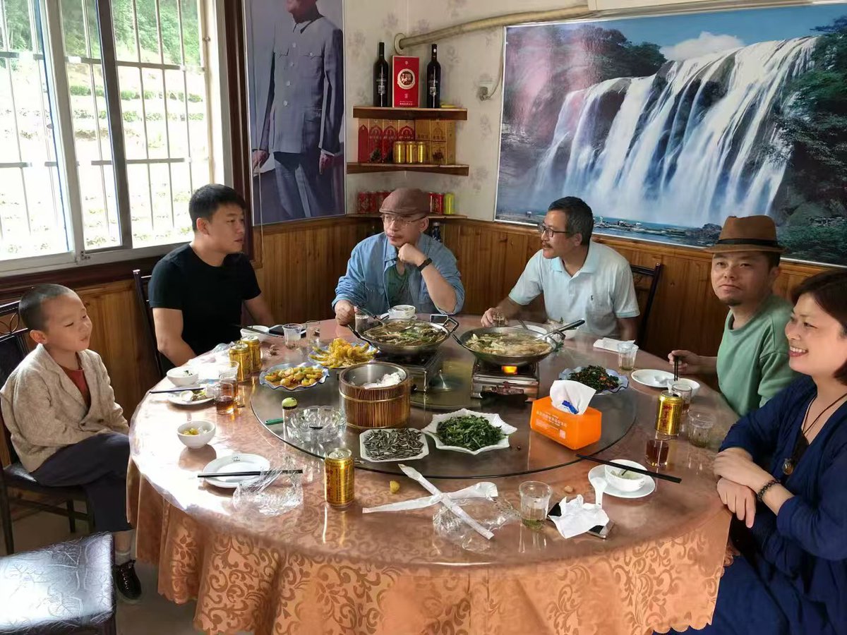 my1989's tweet photo. 那年那月那日

江山依旧人事非，惟余古月照今尘。

春哥安息 https://t.co/lHTwnNYjDs