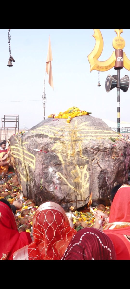 panditmishraji's tweet image. आज दिनांक 23-11-2024 शनिवार को कुबेरेश्वर धाम सीहोर के भव्य दर्शन
कुबेरेश्वर भंडारी आप सभी की मनोकामना पूरी करे
#kubereshwardhamsehore #kubereshwarmahadev #sihorewale 
#kubereshwardhamkeupay #pandit_pradeep_ji_mishra #aarti 
#Jyotirlinga #BhogAarti  #darshan