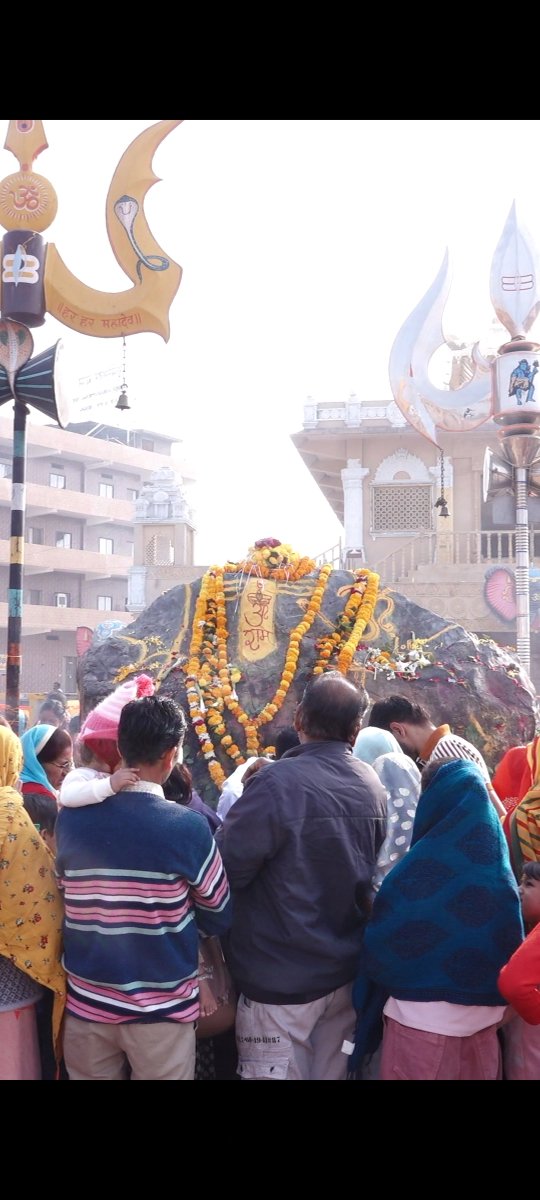 panditmishraji's tweet image. आज दिनांक 23-11-2024 शनिवार को कुबेरेश्वर धाम सीहोर के भव्य दर्शन
कुबेरेश्वर भंडारी आप सभी की मनोकामना पूरी करे
#kubereshwardhamsehore #kubereshwarmahadev #sihorewale 
#kubereshwardhamkeupay #pandit_pradeep_ji_mishra #aarti 
#Jyotirlinga #BhogAarti  #darshan