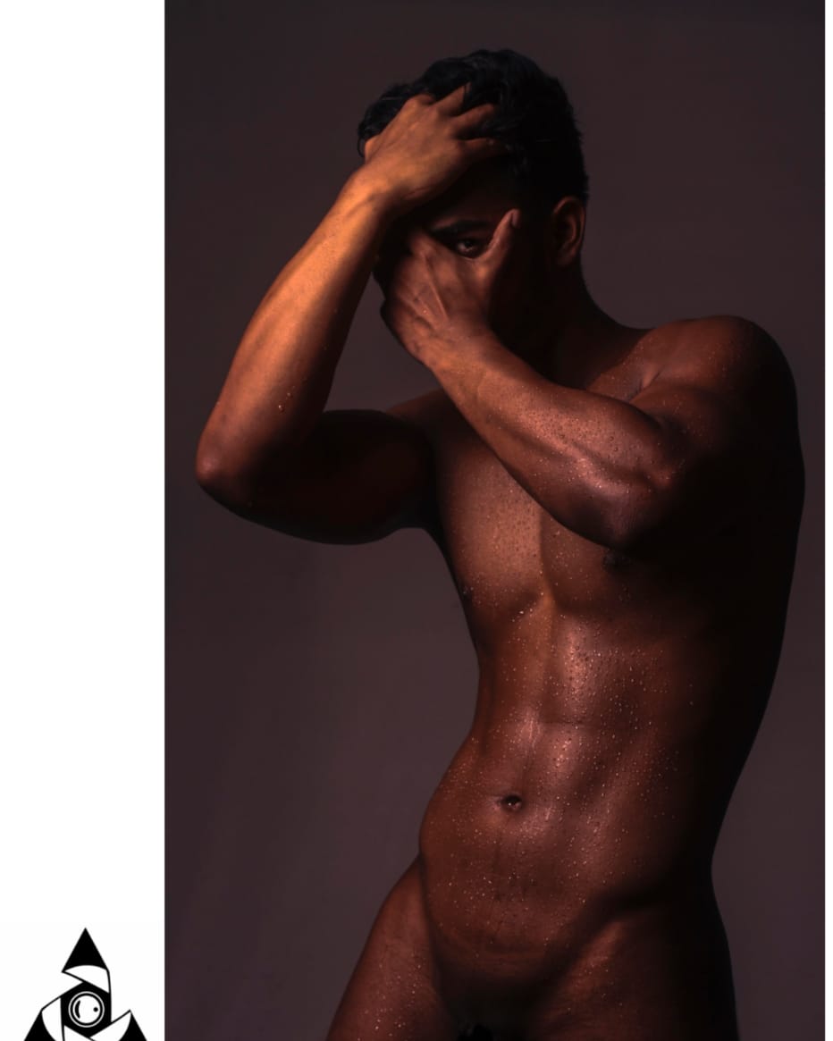 frameboldclicks's tweet photo. Art can never exist without naked beauty displayed.
#nudephotography #art #malemodel #bold https://t.co/izl6pDW2rj