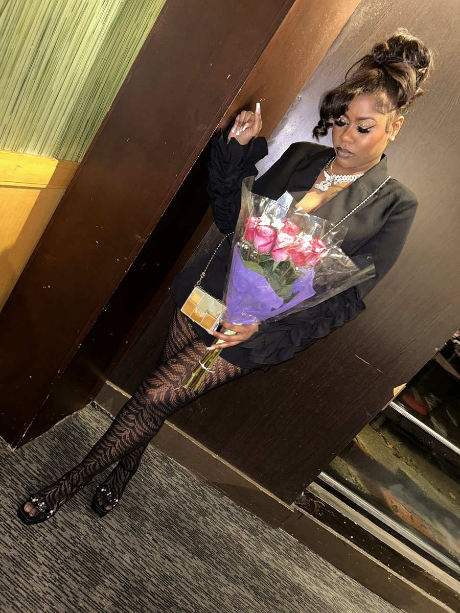 AsvpxNiy's tweet photo. #27 #bigmama 💋 https://t.co/cd9qs9nJXZ