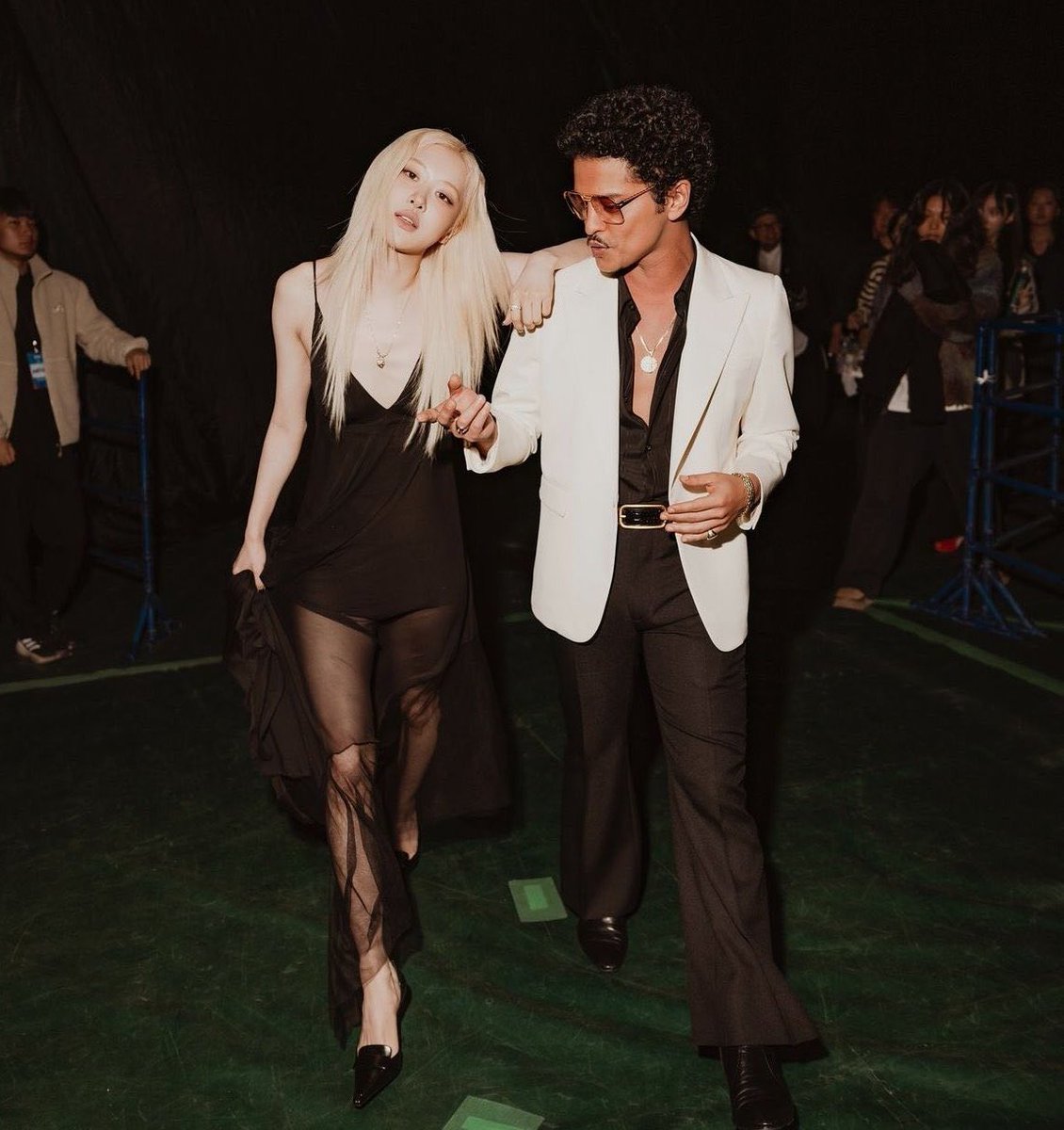 blackpinkbabo's tweet photo. ROSÉ AND BRUNO MARS AT MAMA 2024! https://t.co/OJiBFUrb3Q