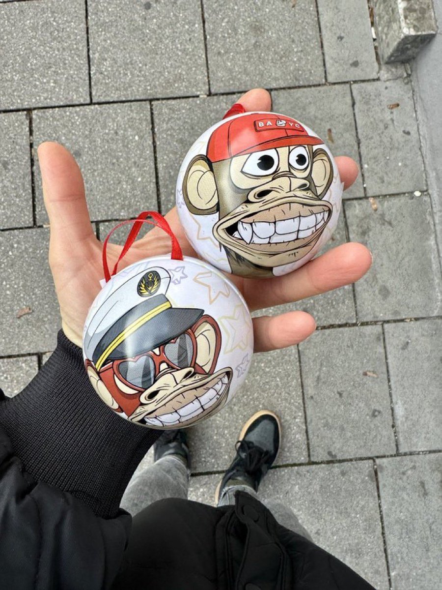 Looks like my official Made By Apes collaboration with BIP candy is live in the wild 👀

It’s gonna be a Bored Christmas 🎄🦧