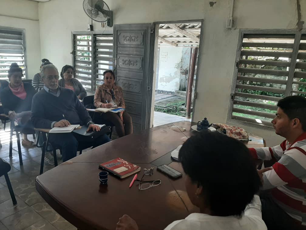 Yunier Valeriano (@yuniervaleriano) on Twitter photo Visita de trabajo al #CUM de Placetas. Chequeamos la marcha del curso escolar, con énfasis en la carga docente y el comportamiento de las matrículas. Intercambiamos con autoridades del municipio sobre el vinculo de los estudiantes a las entidades del territorio.
<a href="/AAB_Cuba/">Alicia Alonso Becerra</a> Visita de trabajo al #CUM de Placetas. Chequeamos la marcha del curso escolar, con énfasis en la carga docente y el comportamiento de las matrículas. Intercambiamos con autoridades del municipio sobre el vinculo de los estudiantes a las entidades del territorio.
<a href="/AAB_Cuba/">Alicia Alonso Becerra</a>