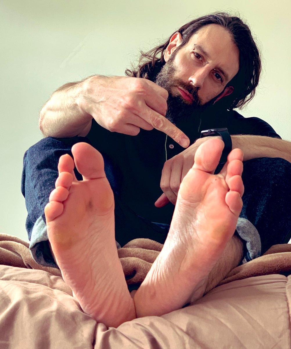aleks_raizer's tweet photo. Lick them all fuckers, it’s time to drain your wallet 
#malefeet #malesoles #footfetish #justforfans #jff #findom #cashmaster #gay #gayporn #cashslave https://t.co/74Q0W4eae6