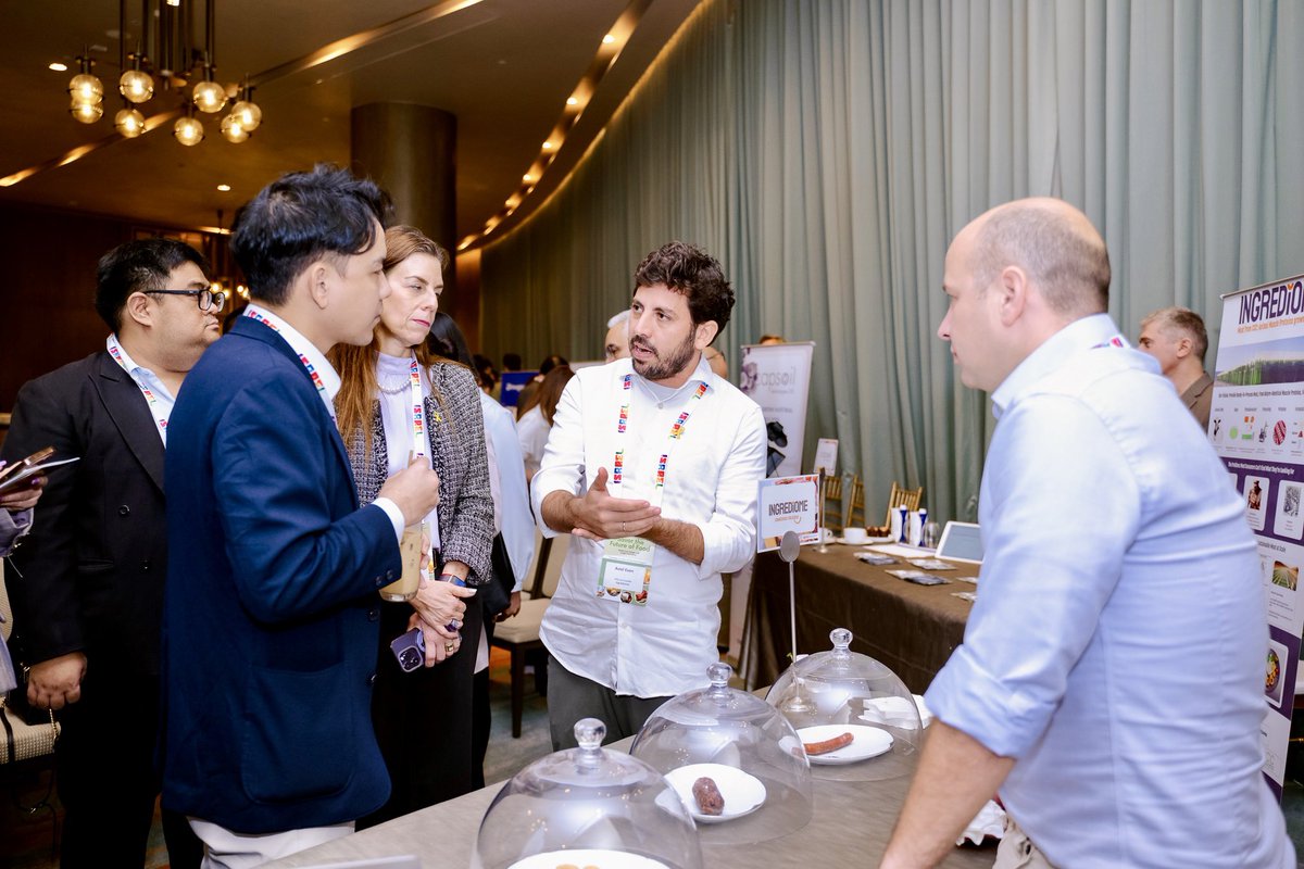 IsraelinTH's tweet image. พลิกโฉมอุตสาหกรรมอาหารโลก กับเมนูอาหารแห่งอนาคต 🍽️ 🥗

เมื่อคืนที่ผ่านมา สถานเอกอัครราชทูตอิสราเอลประจำประเทศไทย ร่วมกับสถาบันส่งเสริมการส่งออกอิสราเอล จัดงาน Israel #FoodTech Roadshow ครั้งที่สอง เพื่อเสริมสร้างความร่วมมือระหว่างสตาร์ทอัพด้าน #เทคโนโลยีอาหาร จากอิสราเอล