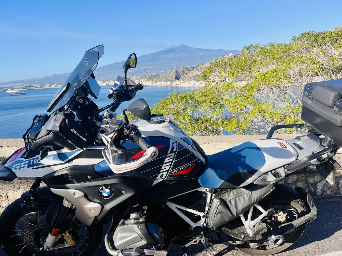 DadMotorrad's tweet photo. It’s a weekend https://t.co/5jcNaTwSUM