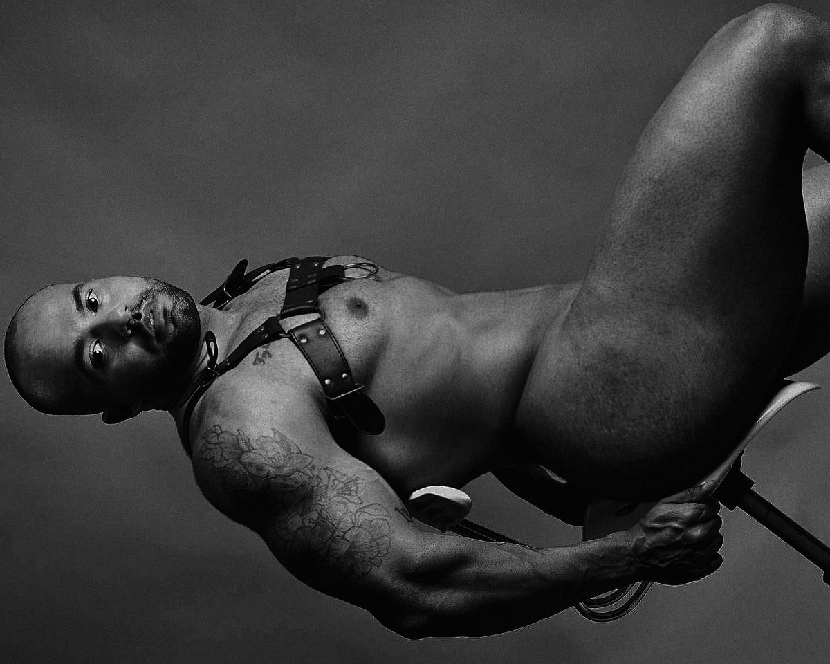 SLAVE 4 YOU 💋 #booty #retweett #follobackforfolloback #bodybuilding #LegsThatWontWalk