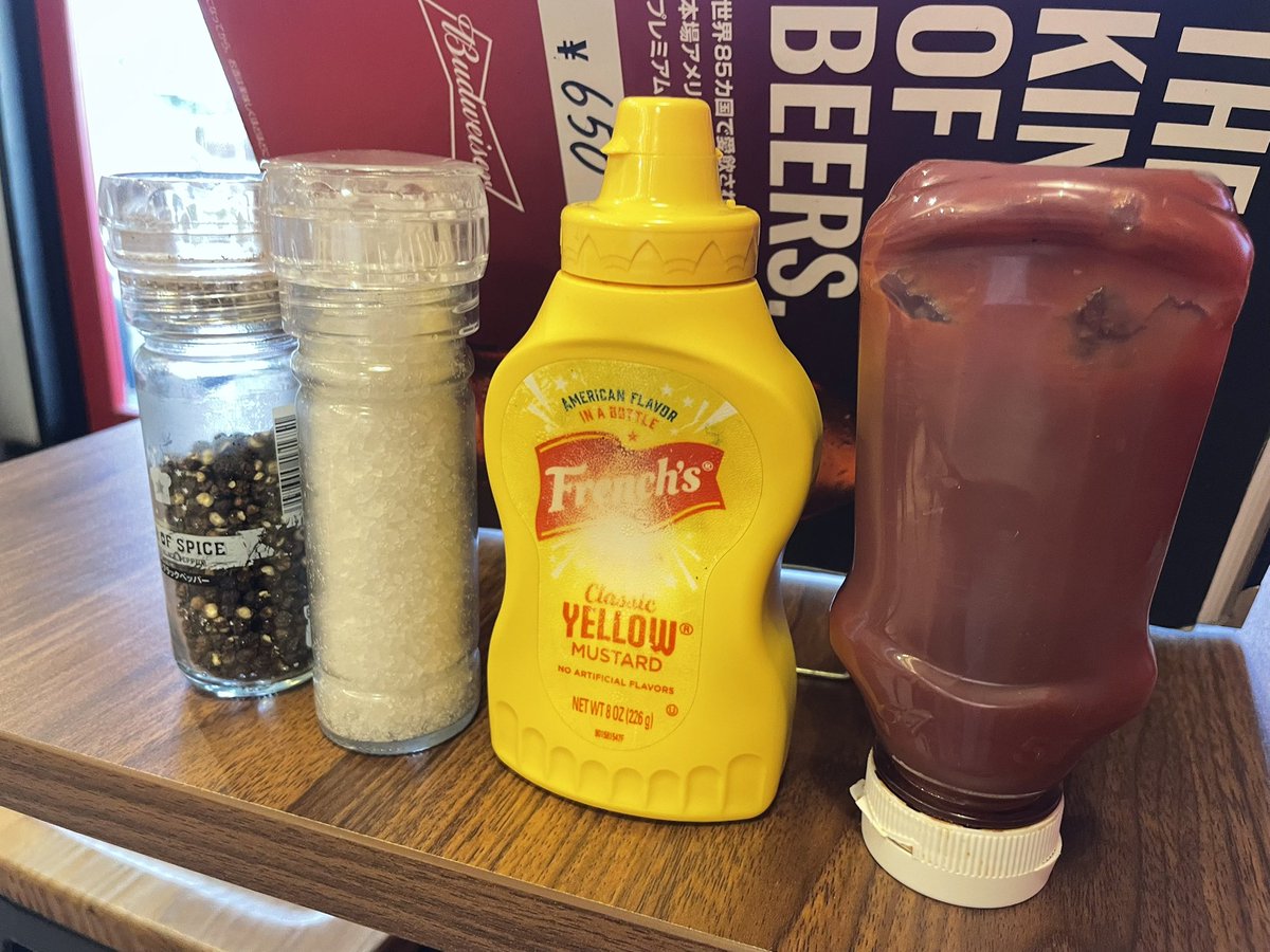 twiginza's tweet image. そしたらなんとぉーっ！やっぱりEIGHT8さんのハンバーガー🍔ちちち、超うみゃ〜！😆化調なしのこだわり素材はさすがです👍ベースの塩胡椒だけで最後までいけそうでしたが途中からマスタードやケチャップもちょい足し😊これは人形町の老舗ブラザーズさんより、うみゃ〜‼️かも☺️
#EIGHT8
#ハンバーガー