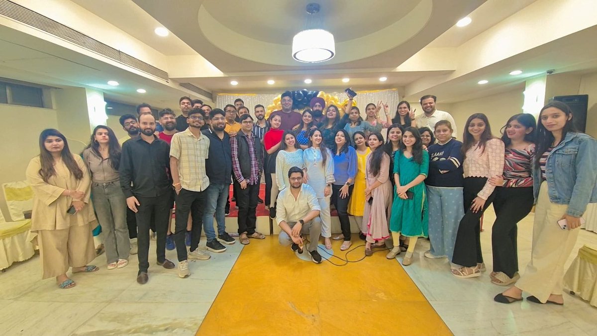 ethanstech_co's tweet image. 🎉𝐀 𝐌𝐞𝐦𝐨𝐫𝐚𝐛𝐥𝐞 𝐂𝐞𝐥𝐞𝐛𝐫𝐚𝐭𝐢𝐨𝐧 𝐎𝐮𝐫 𝐕𝐢𝐬𝐢𝐨𝐧𝐚𝐫𝐲 𝐋𝐞𝐚𝐝𝐞𝐫!

#BirthdayCelebrations #Leadership #EthansTech