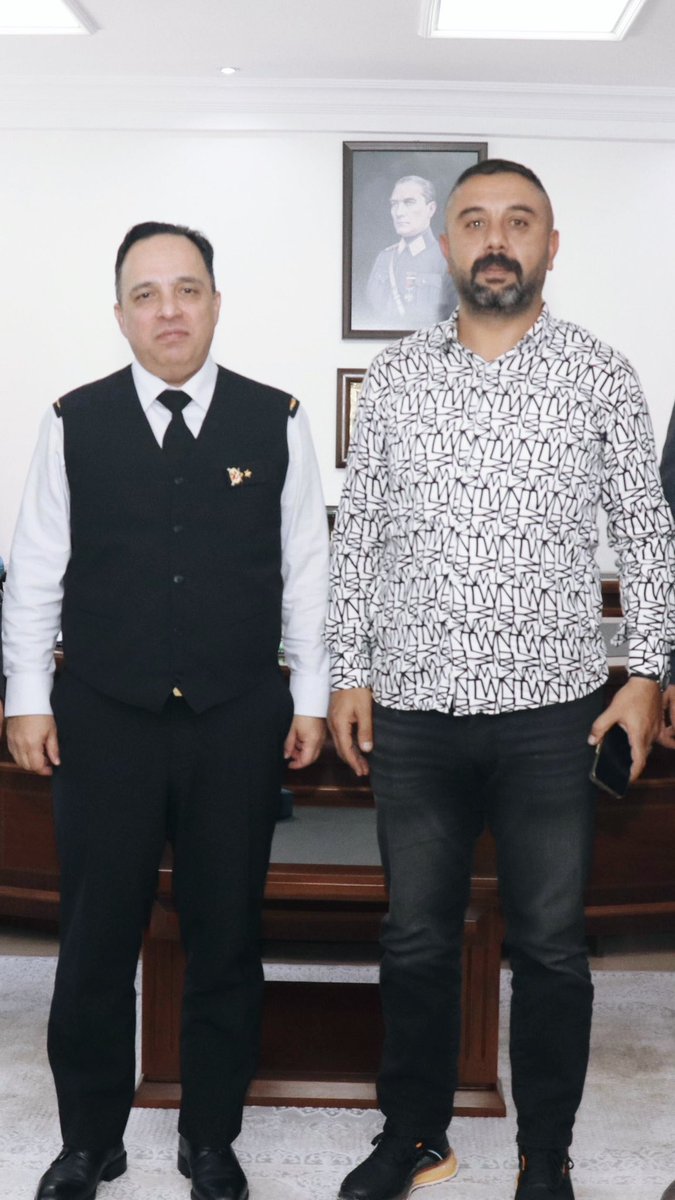 Manisa il jandarma komutanı olarak atanan tuğgeneral İlhan şen paşamıza hayırlı olsun rabbim yar ve yardımcınız sayın paşam kılınçınız keskin olsun 🇹🇷🇹🇷🇹🇷🇹🇷🤲🤲🤲
