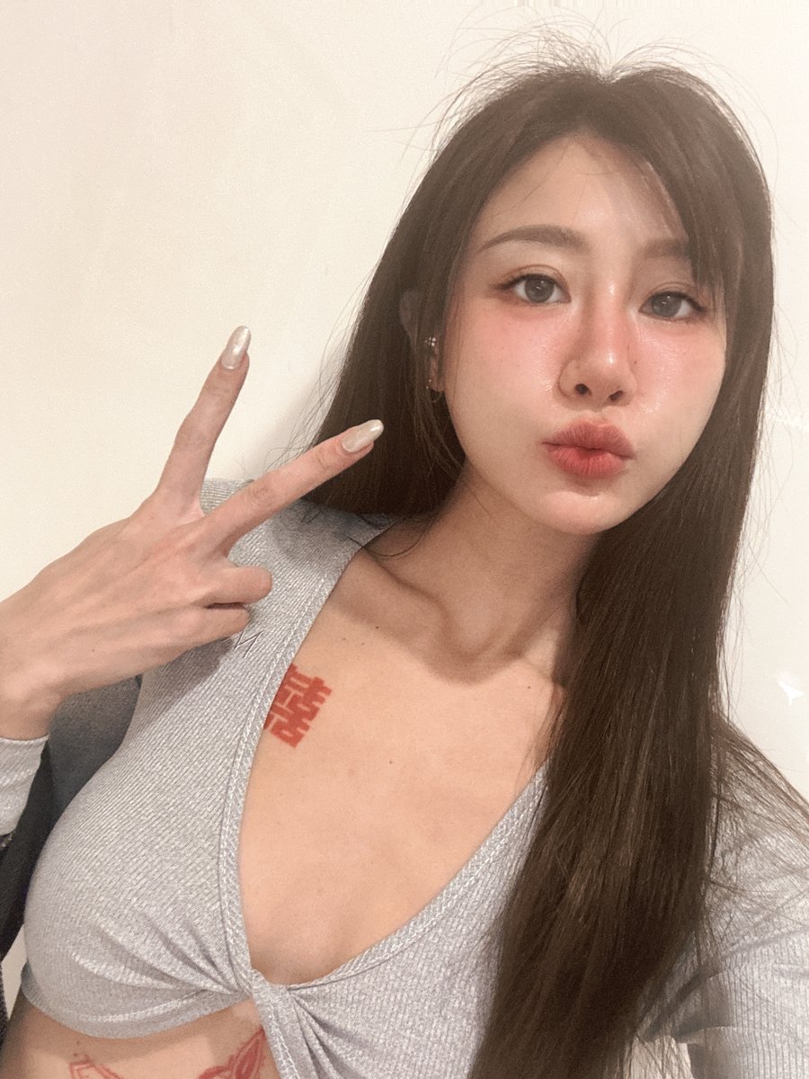 生活於此 快樂於此♥️ 
讓你不開心的事通通不重要  

𝕁𝕍𝕀𝔻 🔍 𝕗𝕒𝕟𝕝𝕒𝕣𝕒𝟙𝟚𝟚𝟛   
【LINE】https://t.co/JHpyc267YW 
【JKFace】https://t.co/Z43zkXqPxW https://t.co/db6PY3X8N2