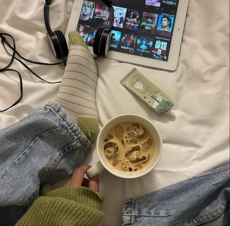 scarlettwants's tweet photo. unwind and recharge https://t.co/WKE6lwhFn2