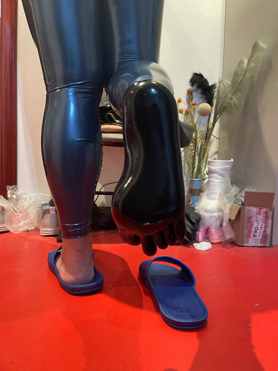 Xielmilano's tweet photo. latex socks
乳胶袜子 https://t.co/gNJe00VMFP