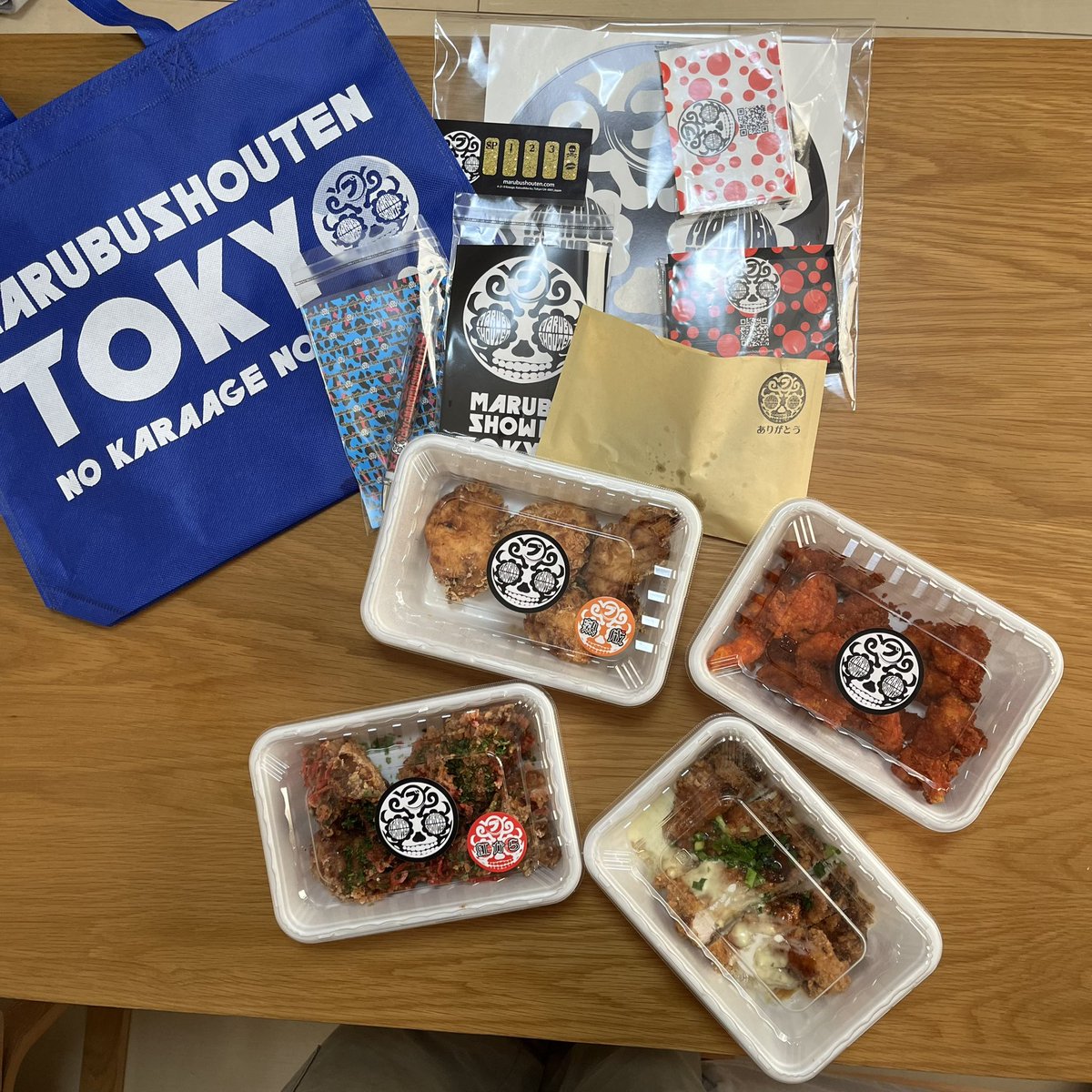 obo_h's tweet photo. 丸武商店さん11周年おめでとうございます㊗️

相変わらずのくじ運でしたが、大好きな唐揚げとチキン南蛮を食べれるので最高です。

また周年イベント行きます！

#丸武商店 https://t.co/ocgoTLcbzw