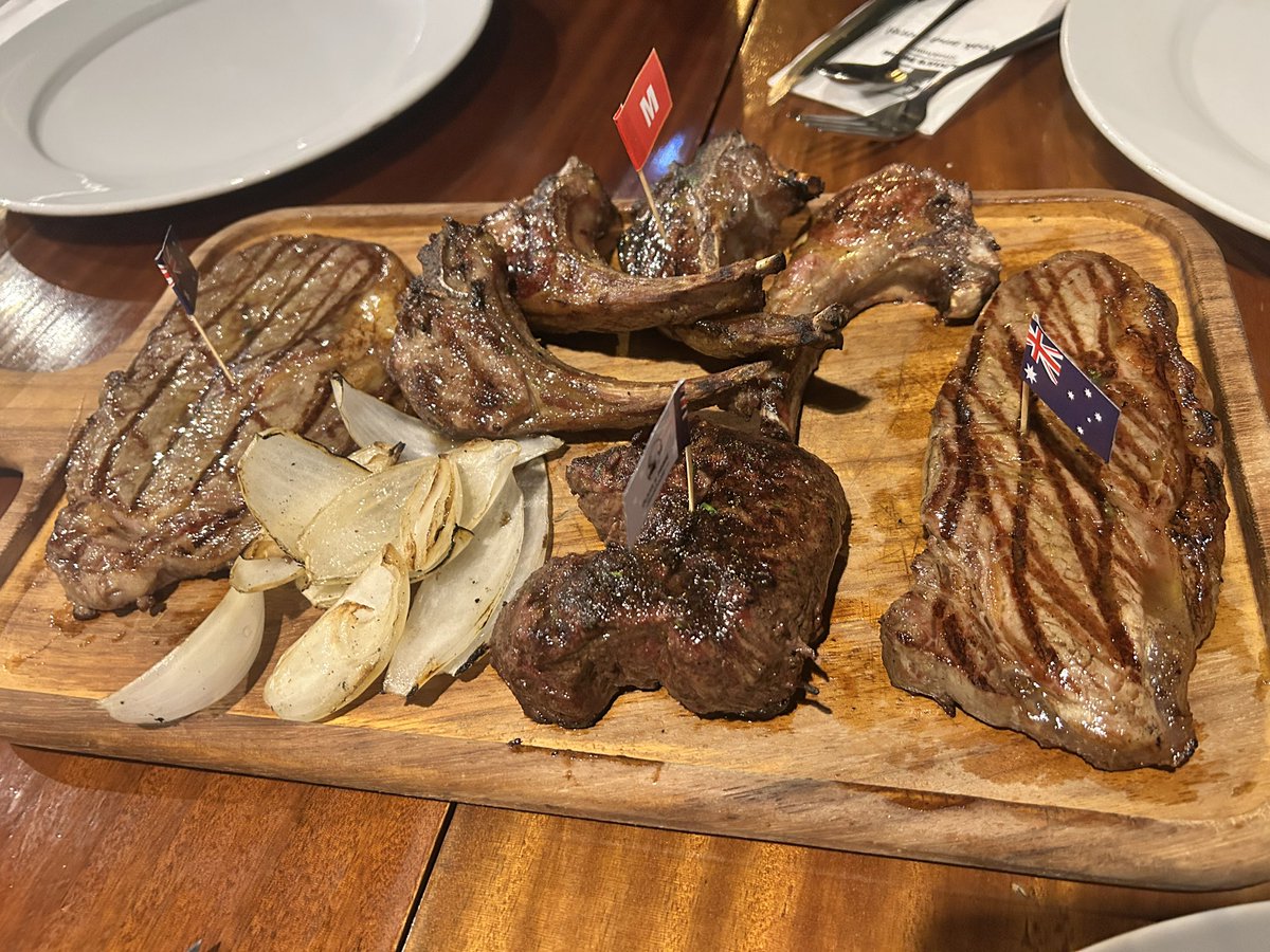 あぁー肋骨やっちったぁー！！

ダナンのこのお肉がほんと美味しすぎて痛み忘れた。

maps.app.goo.gl/xXACKrZutL4CCn…