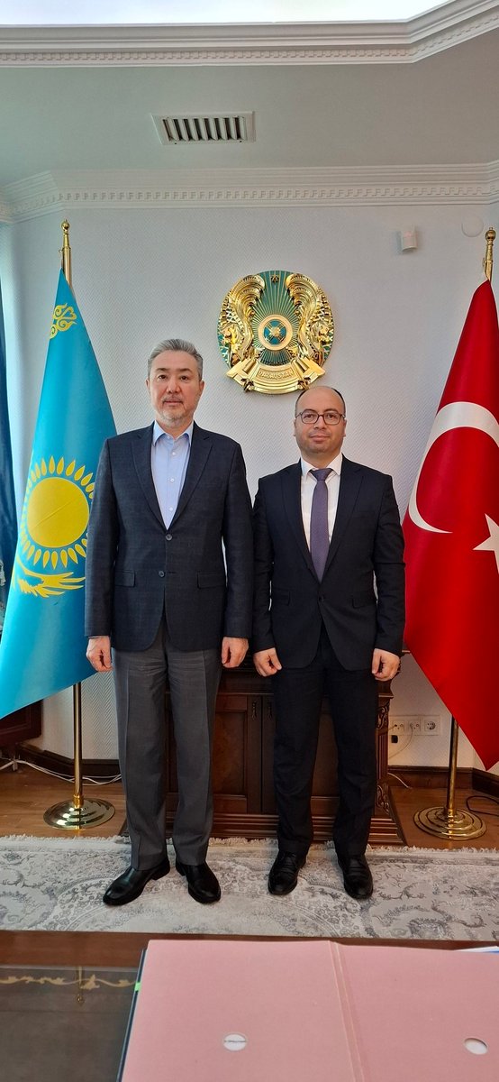 FolklorcuHalil's tweet photo. Kazakistan Cumhuriyeti Ankara Büyükelçisi Sayın Yerkebulan Sapiyev ile görüştük. Görüşmede ortak kültürel değerler ve  projeler hakkında konuştuk. Misafirperverlikleri  için  Sayın  Büyükelçimize  çok  teşekkür  ederiz. https://t.co/NVhhppUF1a