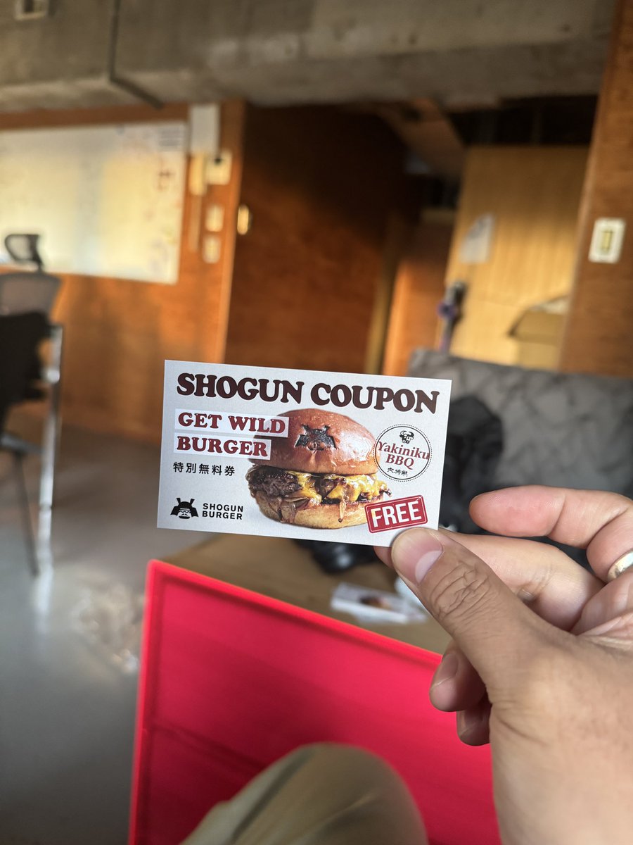 daishogun5's tweet photo. 社長特製バーガー無料カードプレゼント🎁
Q. SHOGUN BURGERの2025目標は？
①30店舗②25店舗③アメリカ進出

🎁 抽選で10名様に無料券！

▼応募方法
1.フォロー
2.このツイートをリポスト＆答えをコメント！

締切：11月25日20時
当選者は僕からDMします。
#ショーグンバーガー
@ShogunBurger https://t.co/ZYs0LkYgei
