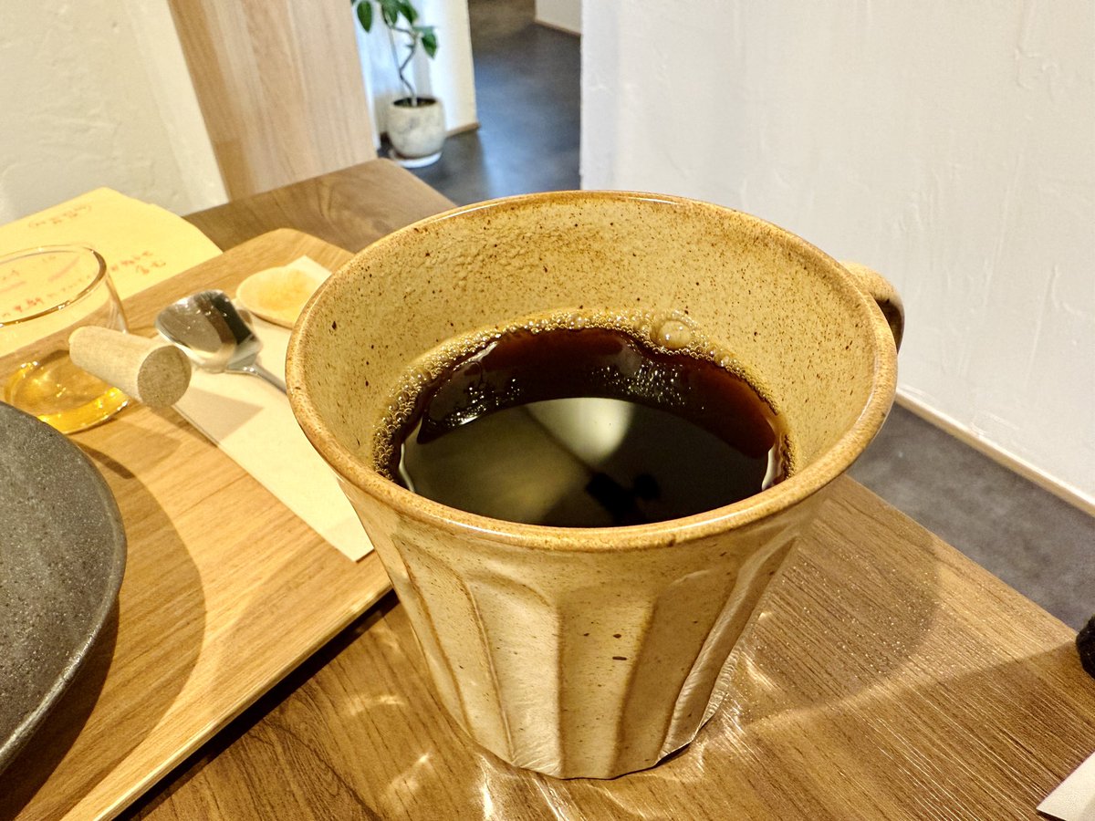 4o4osalt's tweet photo. 中央区の喫茶上所でコーヒーと焼き芋をいただきました😊
素材の良いさつまいもとハチミツを使っているだけあって美味しかったー
コーヒーも美味しい🥳 https://t.co/waUmhqekSb
