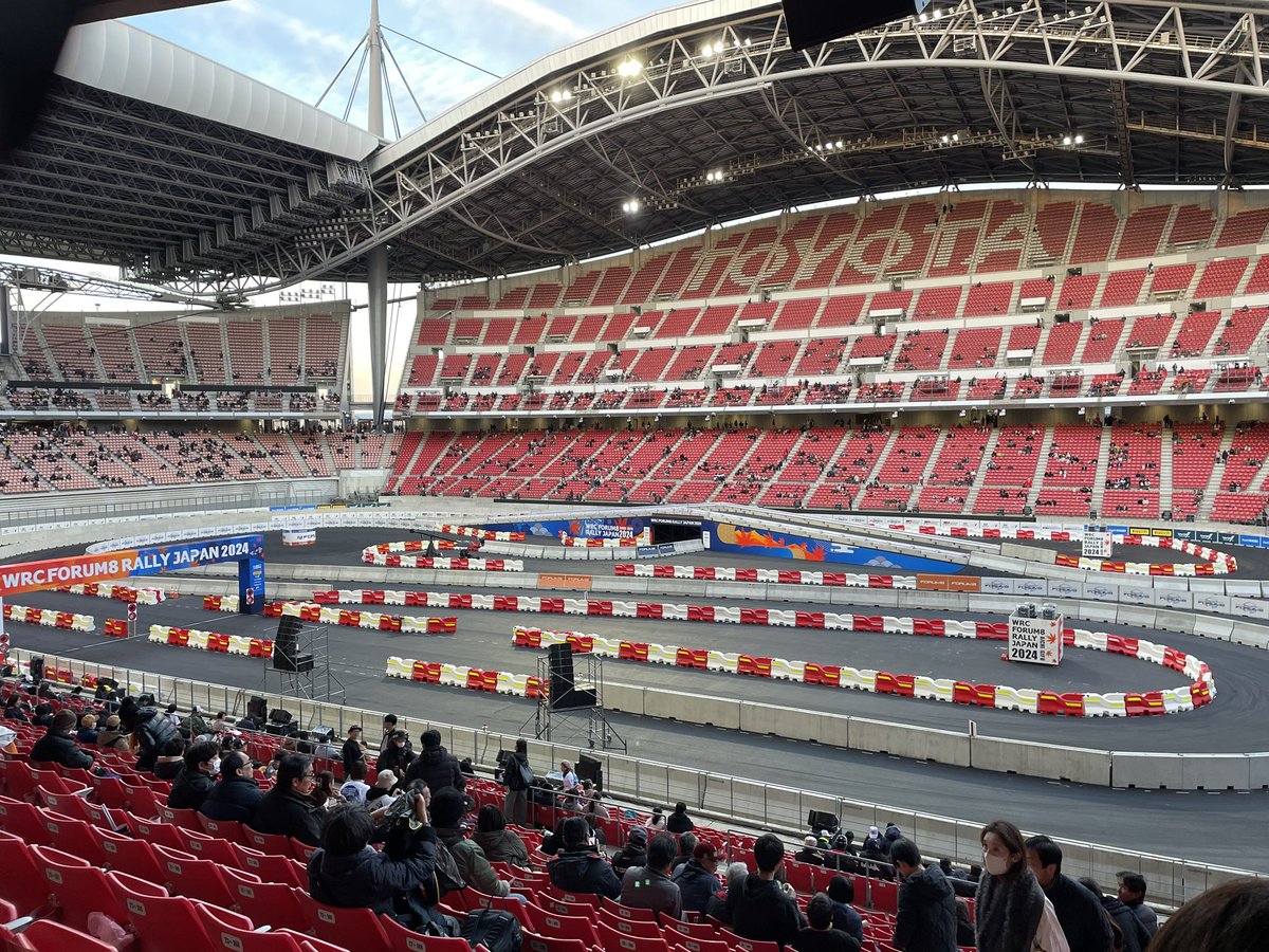 シーズンオフだから、ラリーに浮気したって良いよね❓